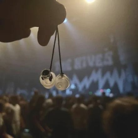 Jakie zatyczki na koncert wybrać? Ochrona słuchu bez utraty jakości dźwięku